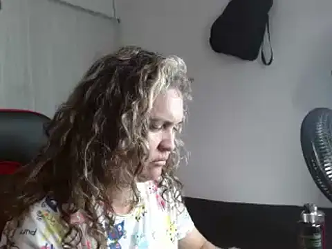 Snapshot of helenca43 chatting on 03.05.25 helenca43 online show from 03.05.25