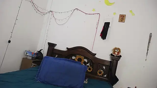 DominaLeona online show from 02.18.25