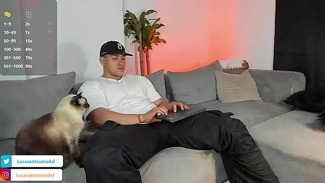 Snapshot of lucasanto_ chatting on 12.03.24 lucasanto online show from 12.03.24