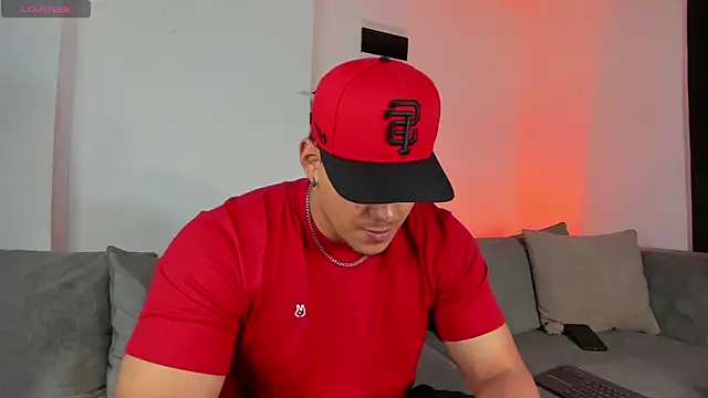 Snapshot of lucasanto_ chatting on 12.22.24 lucasanto online show from 12.22.24