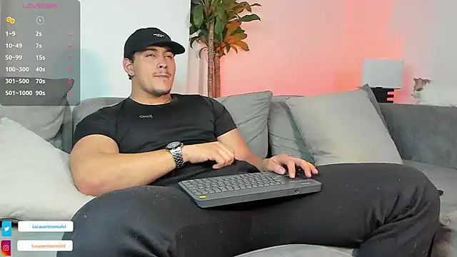 Snapshot of lucasanto_ chatting on 02.12.25 lucasanto online show from 02.12.25