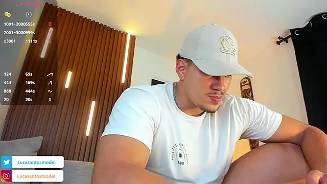 Snapshot of lucasanto_ chatting on 11.09.25 lucasanto online show from 11.09.25