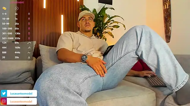 Snapshot of lucasanto_ chatting on 11.14.25 lucasanto online show from 11.14.25