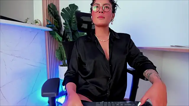 EviePhoenix online show from 01.31.26