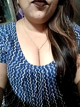 Snapshot of Beautyy38 chatting on 02.26.25 Beautyy38 online show from 02.26.25