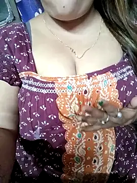 Snapshot of Beautyy38 chatting on 03.09.25 Beautyy38 online show from 03.09.25