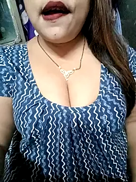 Snapshot of Beautyy38 chatting on 03.11.25 Beautyy38 online show from 03.11.25