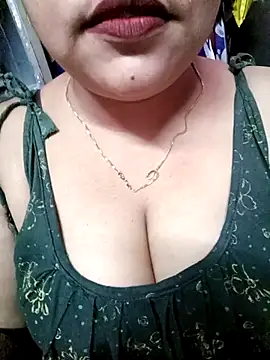 Snapshot of Beautyy38 chatting on 03.14.25 Beautyy38 online show from 03.14.25