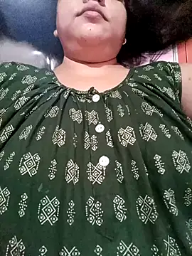 Snapshot of Beautyy38 chatting on 09.21.25 Beautyy38 online show from 09.21.25