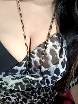 Snapshot of Beautyy38 chatting on 09.27.25 Beautyy38 online show from 09.27.25