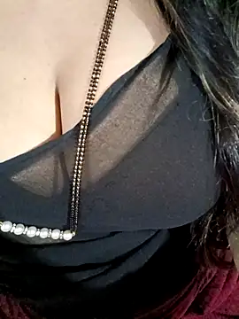 Snapshot of Beautyy38 chatting on 10.20.25 Beautyy38 online show from 10.20.25