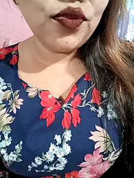 Snapshot of Beautyy38 chatting on 10.22.25 Beautyy38 online show from 10.22.25