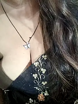 Snapshot of Beautyy38 chatting on 11.08.25 Beautyy38 online show from 11.08.25