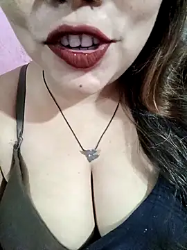 Snapshot of Beautyy38 chatting on 11.09.25 Beautyy38 online show from 11.09.25