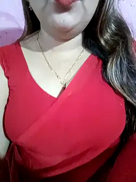 Snapshot of Beautyy38 chatting on 11.22.25 Beautyy38 online show from 11.22.25