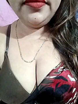 Snapshot of Beautyy38 chatting on 11.23.25 Beautyy38 online show from 11.23.25