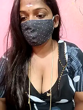 Snapshot of Renuma chatting on 01.08.25 Renuma online show from 01.08.25