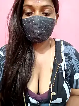 Snapshot of Renuma chatting on 01.11.25 Renuma online show from 01.11.25