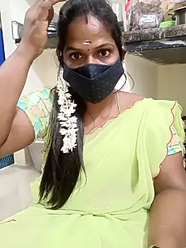 Snapshot of Renuma chatting on 02.17.25 Renuma online show from 02.17.25