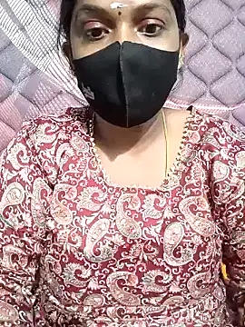 Snapshot of Renuma chatting on 09.13.25 Renuma online show from 09.13.25