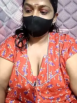 Snapshot of Renuma chatting on 09.19.25 Renuma online show from 09.19.25