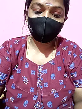 Snapshot of Renuma chatting on 09.25.25 Renuma online show from 09.25.25