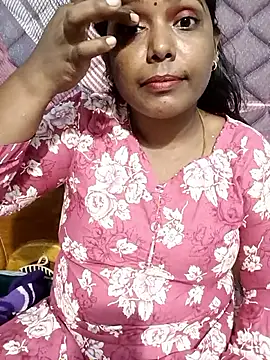 Snapshot of Renuma chatting on 10.07.25 Renuma online show from 10.07.25