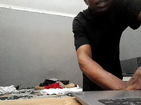 Snapshot of Amazea24 chatting on 02.12.25 Amazea24 online show from 02.12.25