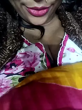 Snapshot of Wifesuman40 chatting on 12.21.24 Wifesuman40 online show from 12.21.24