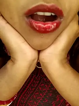 Snapshot of Wifesuman40 chatting on 12.28.24 Wifesuman40 online show from 12.28.24