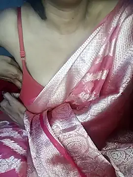 Snapshot of Wifesuman40 chatting on 01.10.25 Wifesuman40 online show from 01.10.25