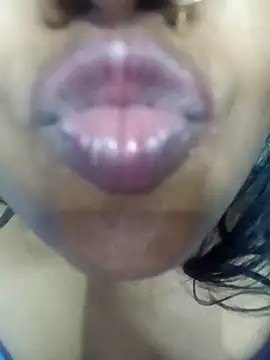 Snapshot of Wifesuman40 chatting on 01.21.25 Wifesuman40 online show from 01.21.25