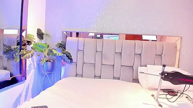 Snapshot of RoseTaylor__ chatting on 01.10.26 RoseTaylor online show from 01.10.26