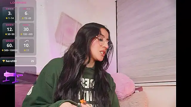 leila petitee  online show from 10.12.25