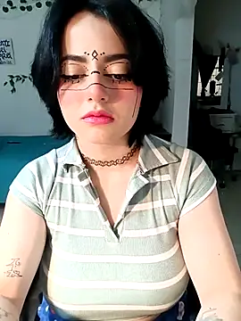 Lin-cute online show from 02.16.25