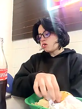 Lin-cute online show from 02.27.25