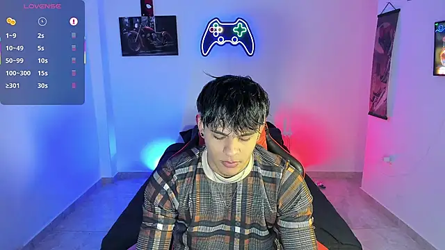 Snapshot of LuciferM_Star chatting on 11.10.25 LuciferM Star online show from 11.10.25