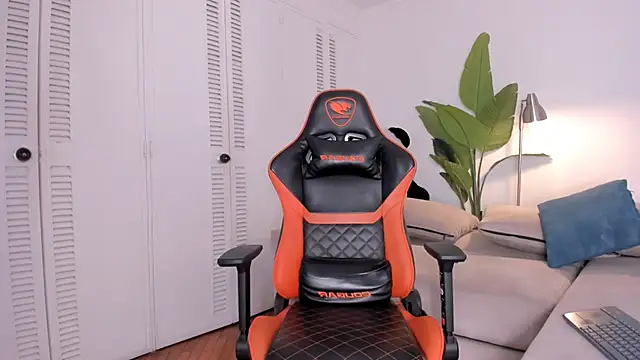 kitty miaa online show from 03.12.26