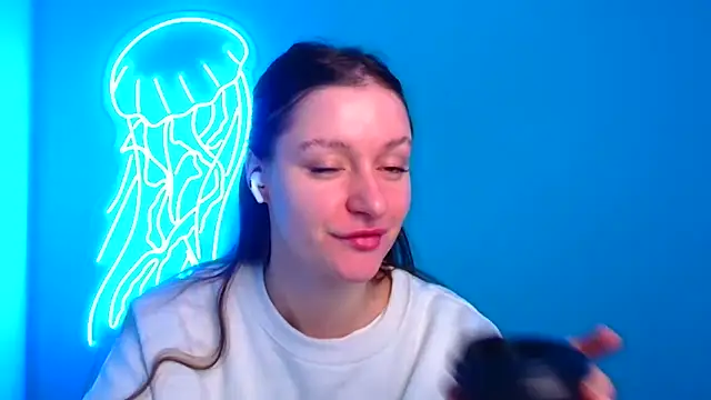 Snapshot of Fantasy_July chatting on 12.19.24 Fantasy July online show from 12.19.24