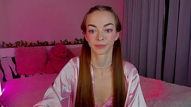 Undertheskin online show from 12.08.24