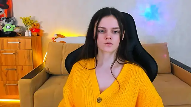 Snapshot of Lora_Cain chatting on 12.05.24 Lora Cain online show from 12.05.24