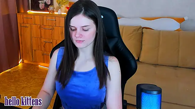 Snapshot of Lora_Cain chatting on 12.12.24 Lora Cain online show from 12.12.24