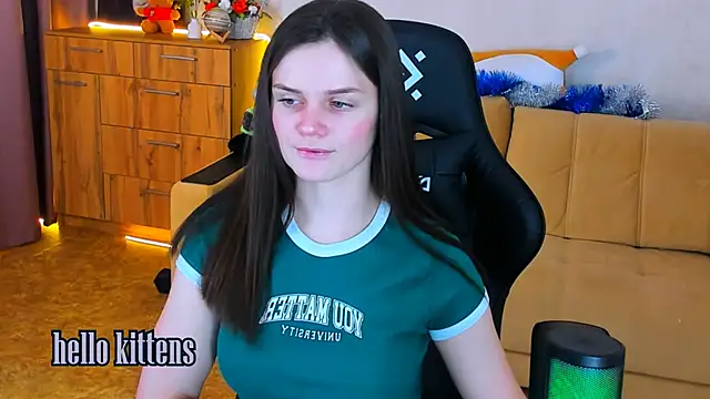 Snapshot of Lora_Cain chatting on 12.14.24 Lora Cain online show from 12.14.24