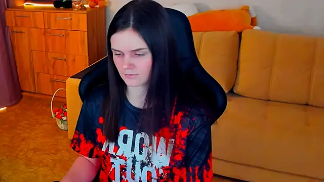 Snapshot of Lora_Cain chatting on 01.06.25 Lora Cain online show from 01.06.25