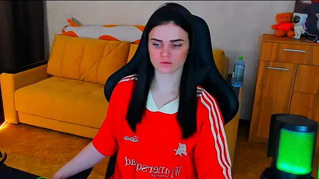 Snapshot of Lora_Cain chatting on 01.24.25 Lora Cain online show from 01.24.25