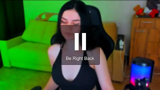 Snapshot of Lora_Cain chatting on 02.10.25 Lora Cain online show from 02.10.25