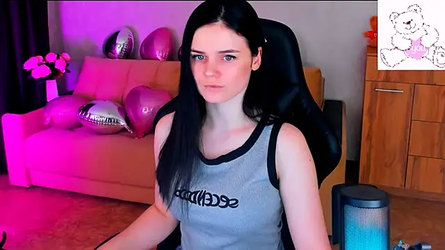 Snapshot of Lora_Cain chatting on 02.14.25 Lora Cain online show from 02.14.25