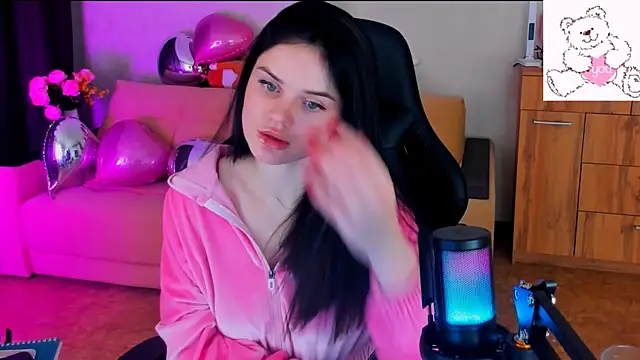 Snapshot of Lora_Cain chatting on 02.22.25 Lora Cain online show from 02.22.25