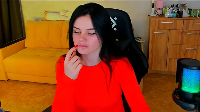 Snapshot of Lora_Cain chatting on 03.01.25 Lora Cain online show from 03.01.25