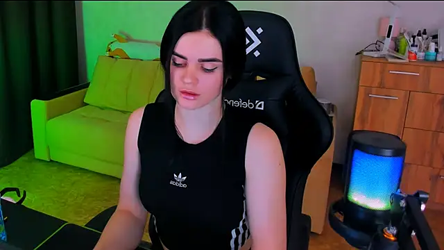 Snapshot of Lora_Cain chatting on 03.05.25 Lora Cain online show from 03.05.25